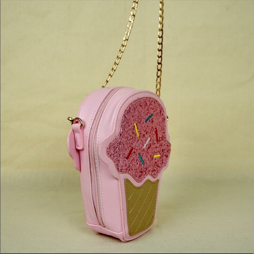 Pink Haley - Picture 2 of 3